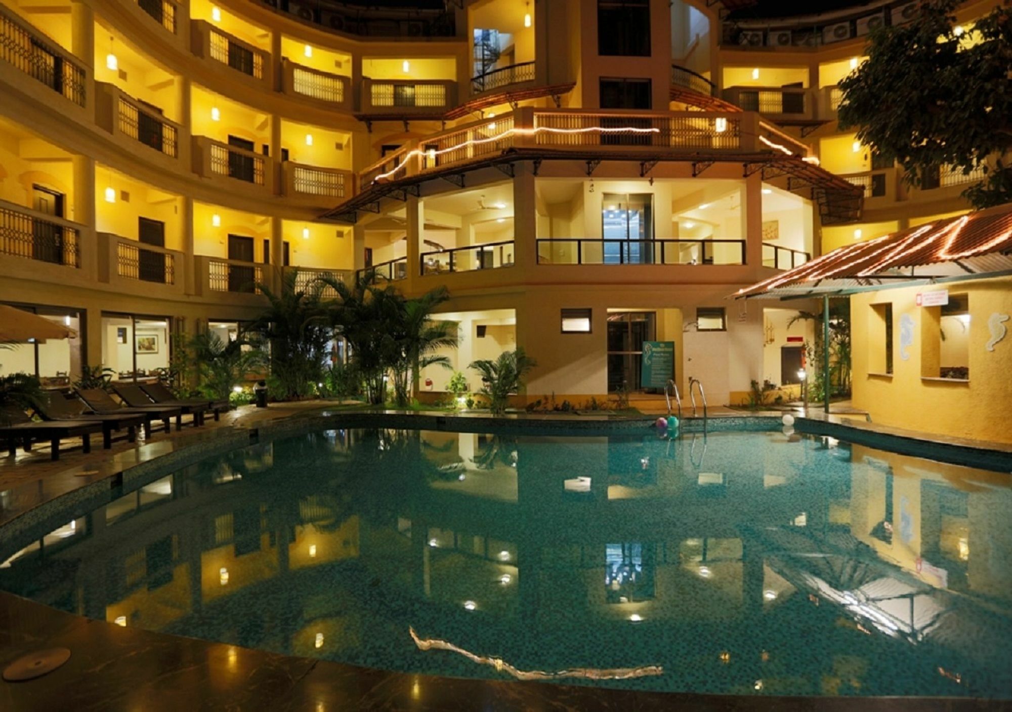 The Sea Horse Resort Baga Ngoại thất bức ảnh
